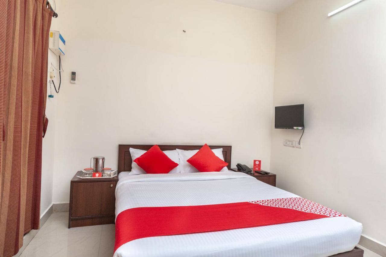 Oyo 22019 Skye Service Apartments Chennai Bagian luar foto